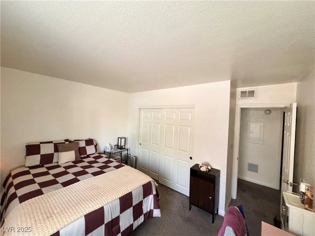 5220 Indian River, Las Vegas, NV 89103