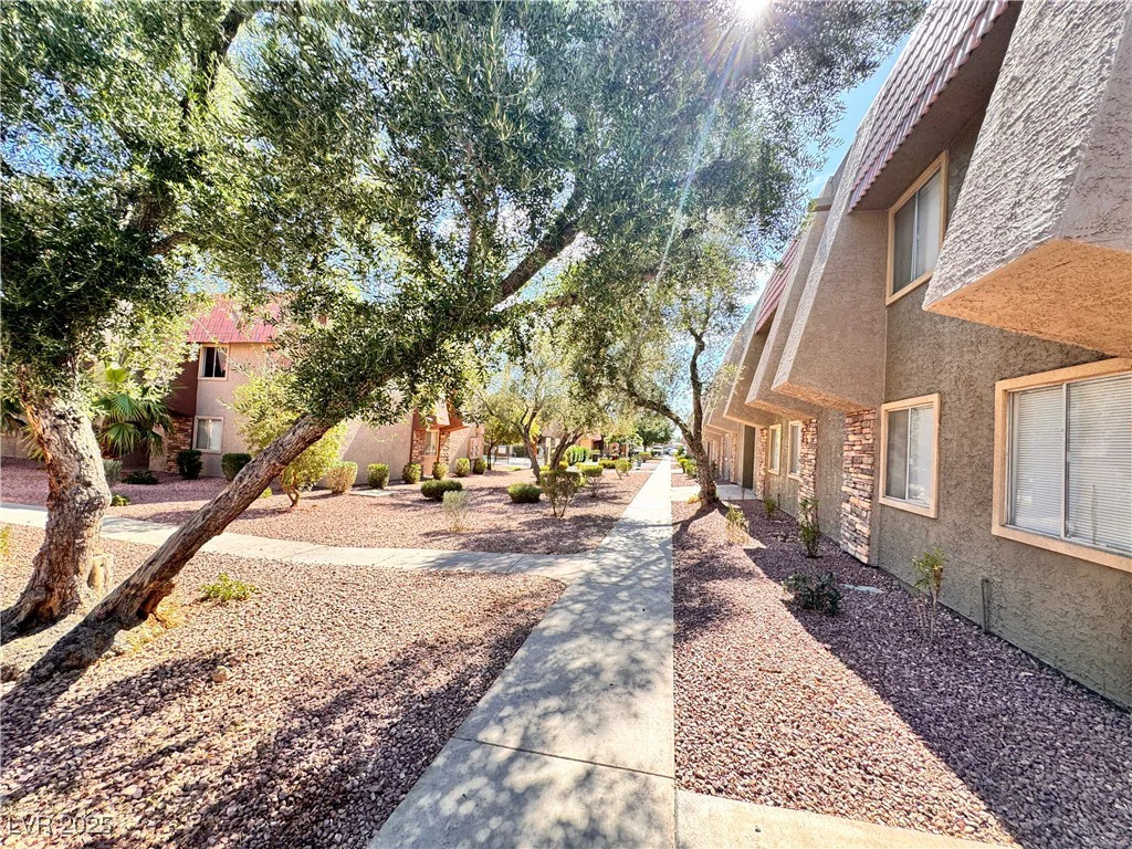 5220 Indian River, Las Vegas, NV 89103