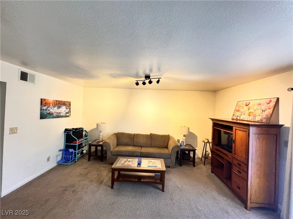 5220 Indian River, Las Vegas, NV 89103