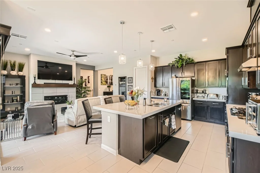 7473 Deschutes, Las Vegas, NV 89129