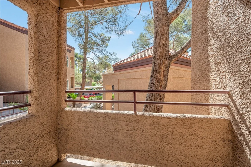 9325 Desert Inn, Las Vegas, NV 89117