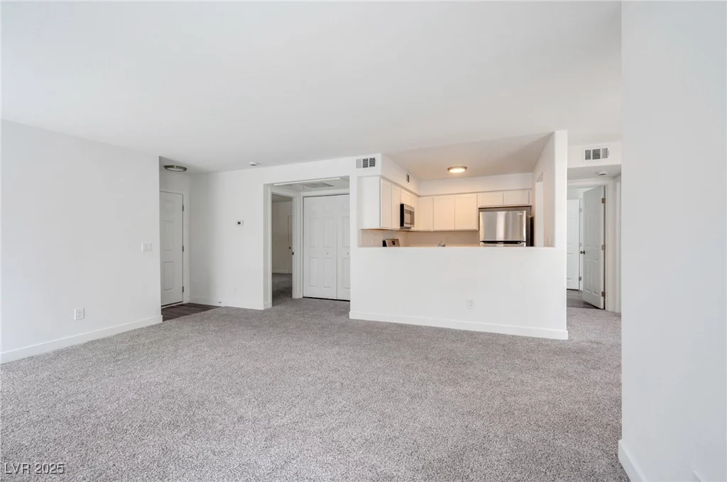 9325 Desert Inn, Las Vegas, NV 89117