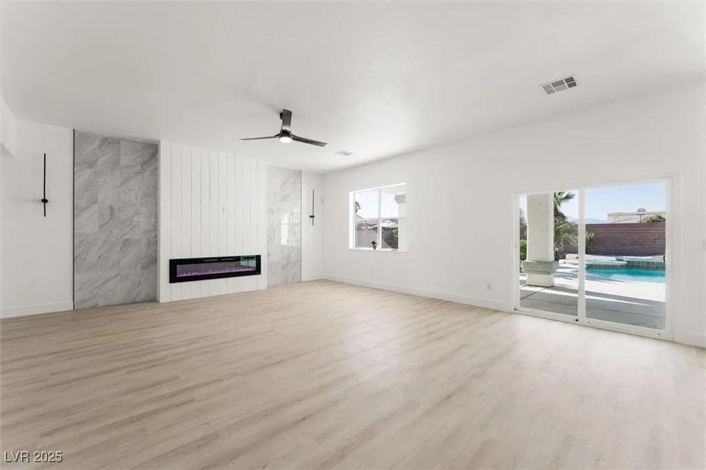 9795 La Cienega, Las Vegas, NV 89183