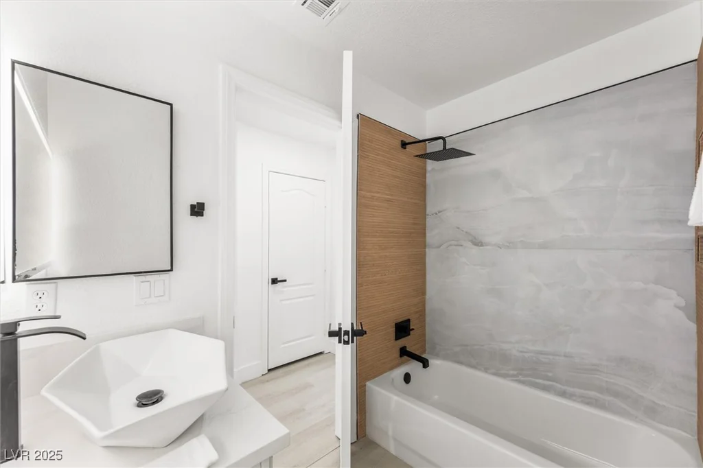 9795 La Cienega, Las Vegas, NV 89183