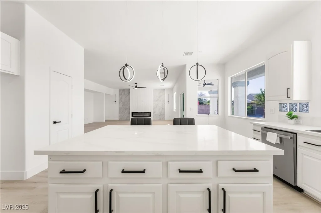 9795 La Cienega, Las Vegas, NV 89183