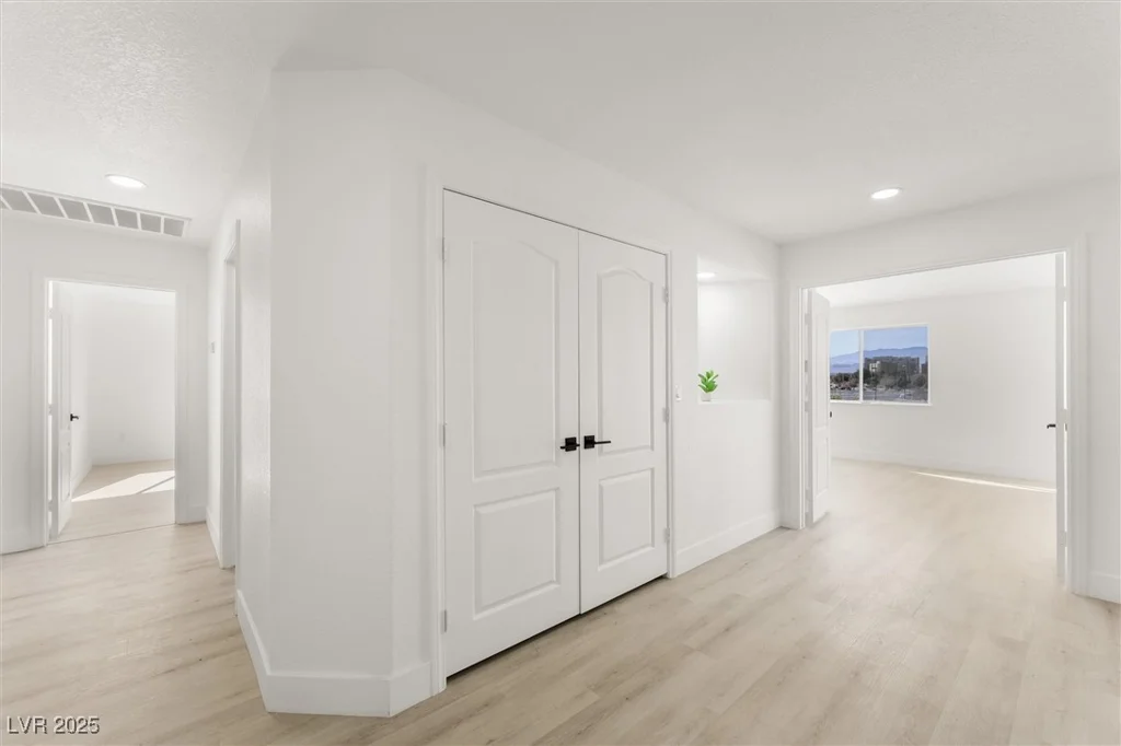 9795 La Cienega, Las Vegas, NV 89183