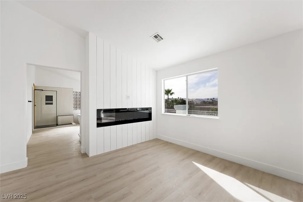 9795 La Cienega, Las Vegas, NV 89183
