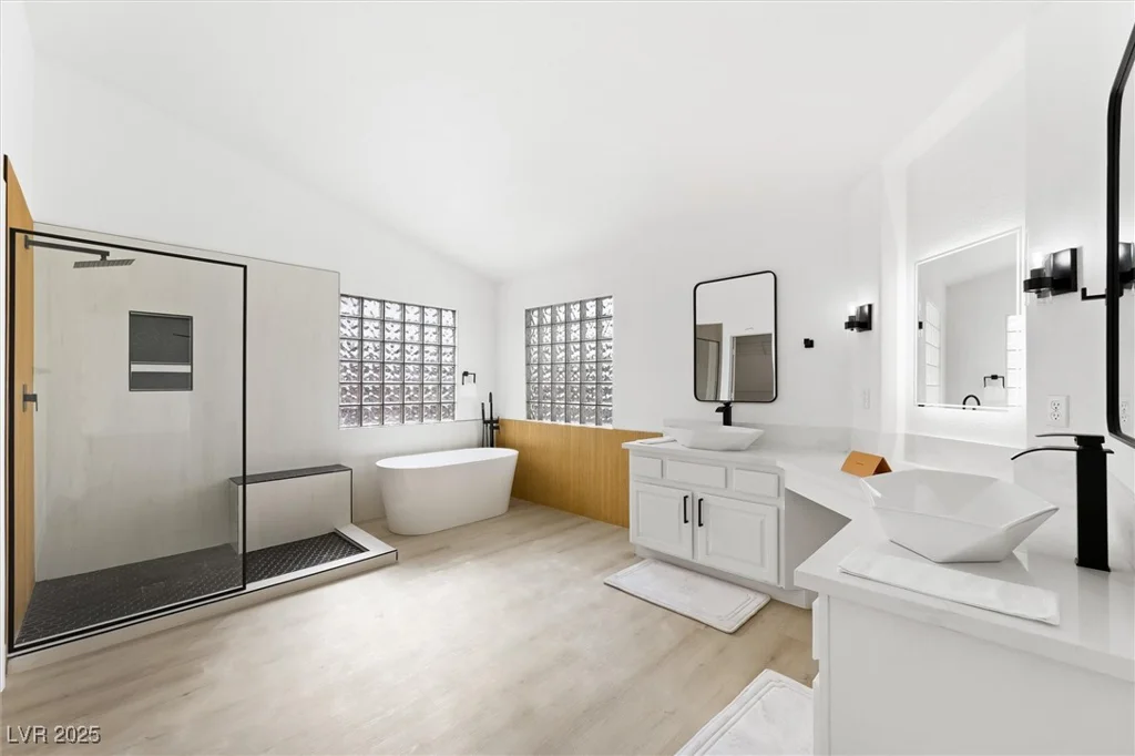 9795 La Cienega, Las Vegas, NV 89183