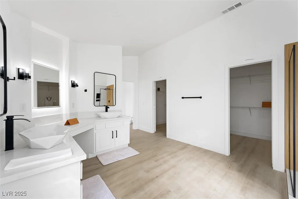 9795 La Cienega, Las Vegas, NV 89183