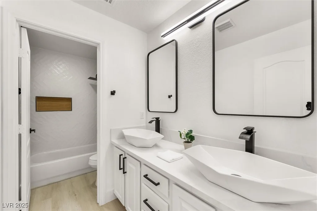 9795 La Cienega, Las Vegas, NV 89183