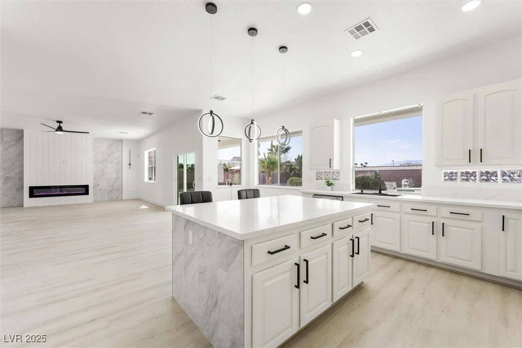 9795 La Cienega, Las Vegas, NV 89183