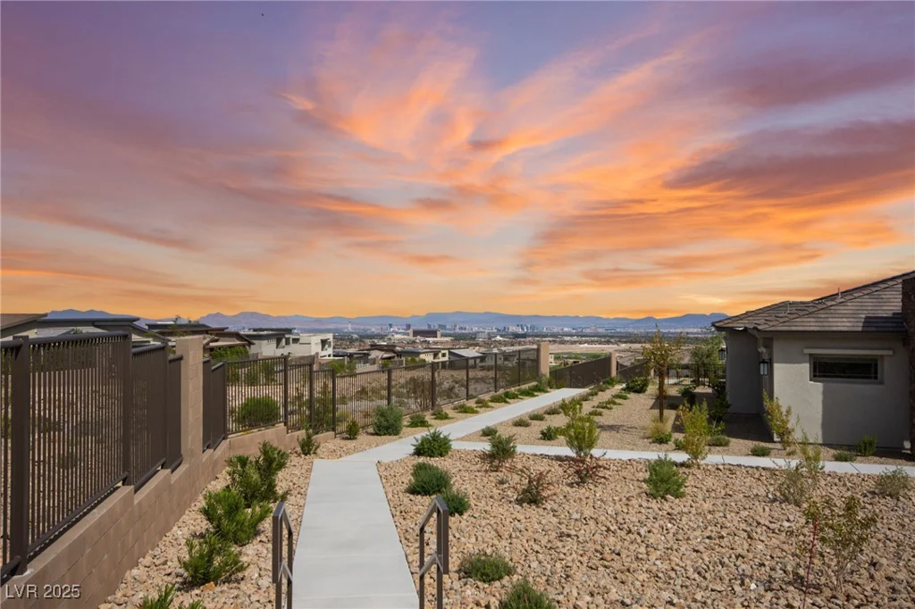 12648 Heritage Bend, Las Vegas, NV 89138