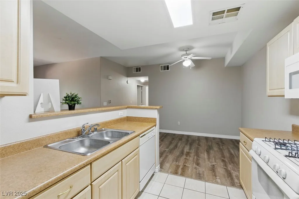 8250 Grand Canyon, Las Vegas, NV 89166