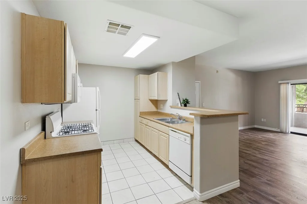 8250 Grand Canyon, Las Vegas, NV 89166