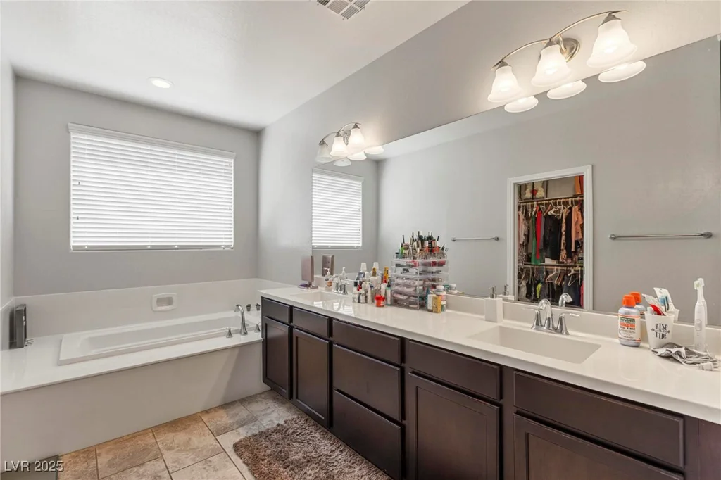 1105 Strada Pecei, Henderson, NV 89011