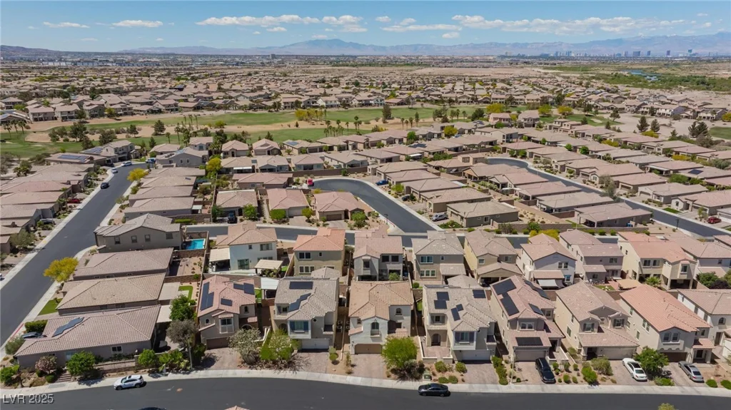 1105 Strada Pecei, Henderson, NV 89011