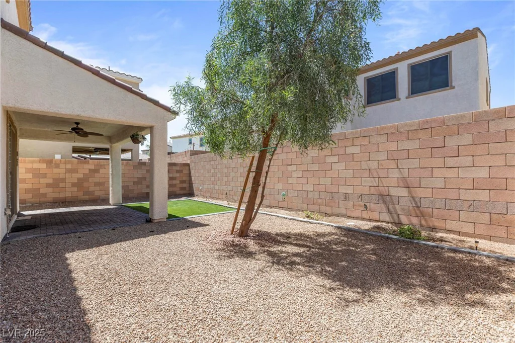 1105 Strada Pecei, Henderson, NV 89011