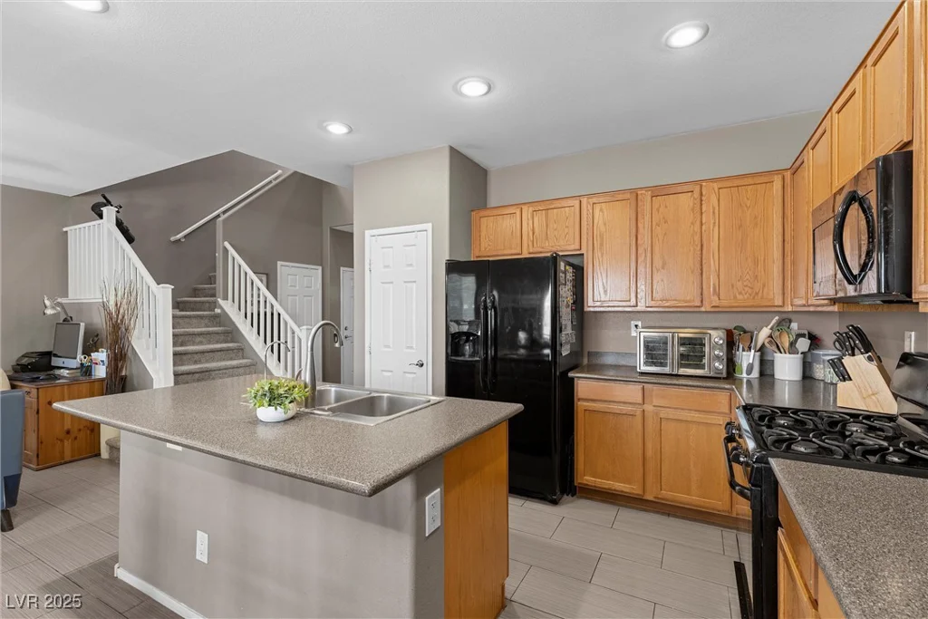 9218 Grassy Weep, Las Vegas, NV 89178