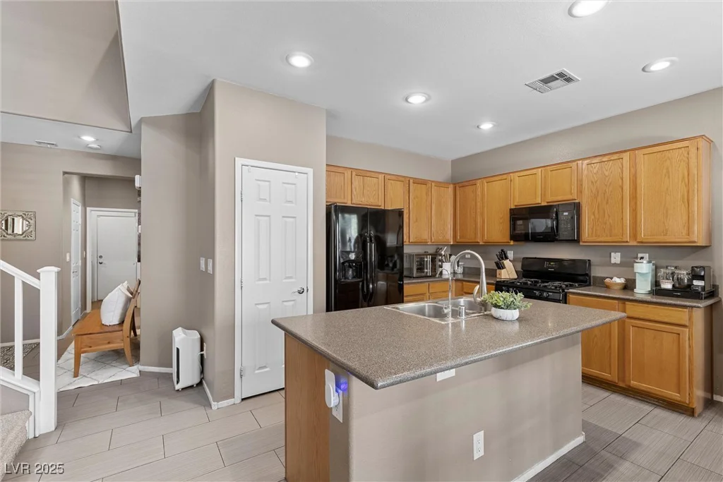 9218 Grassy Weep, Las Vegas, NV 89178