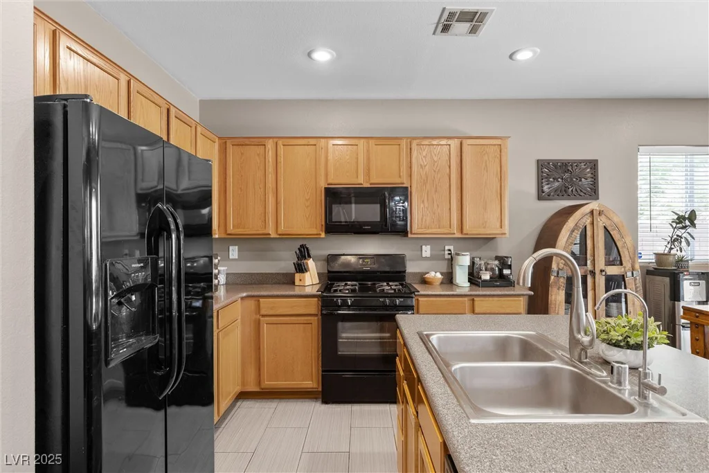 9218 Grassy Weep, Las Vegas, NV 89178