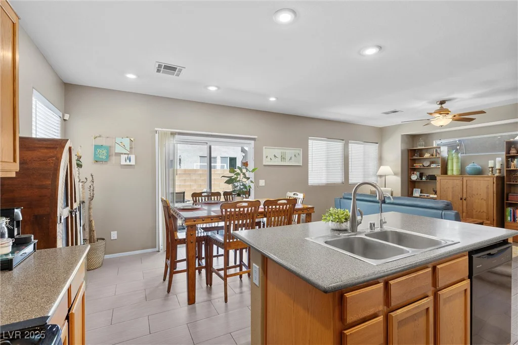 9218 Grassy Weep, Las Vegas, NV 89178