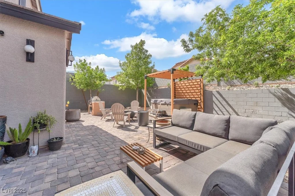 10432 Britton Hill, Las Vegas, NV 89129