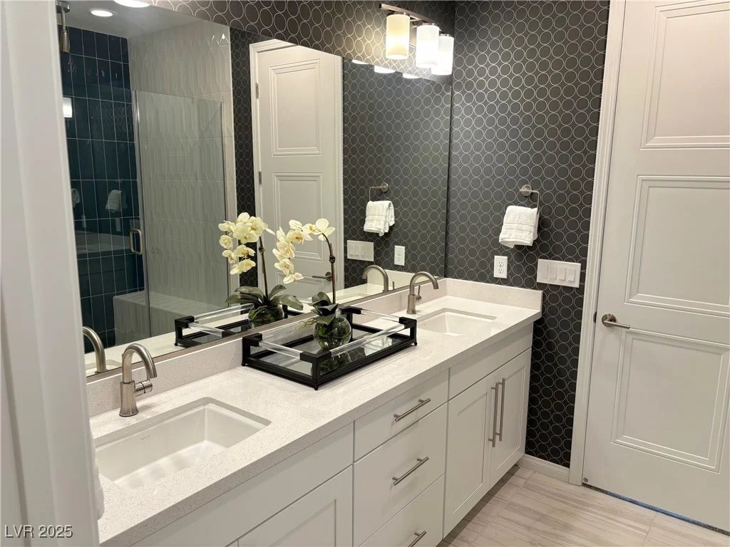 929 Hunter Shores, North Las Vegas, NV 89084