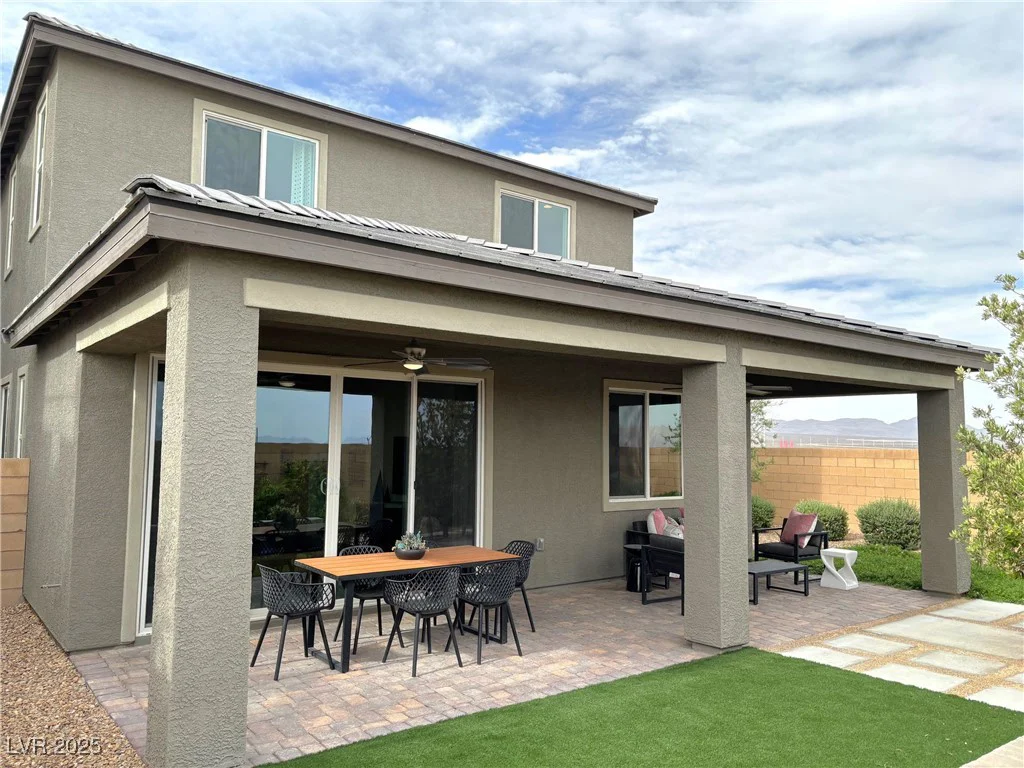 929 Hunter Shores, North Las Vegas, NV 89084