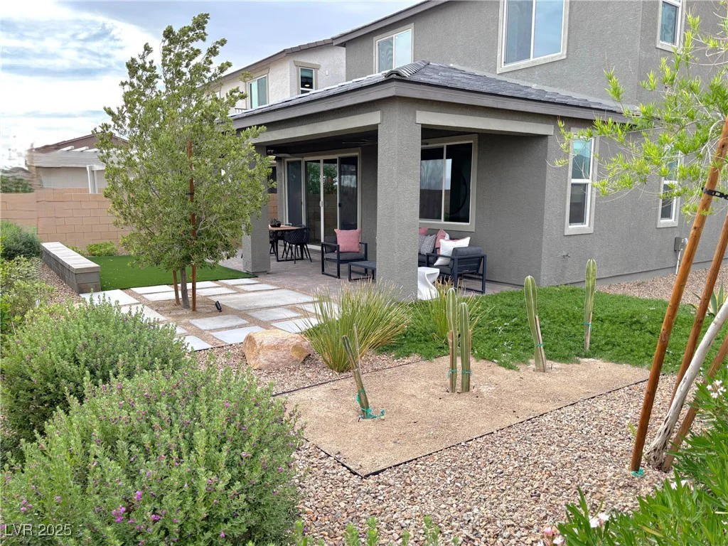 929 Hunter Shores, North Las Vegas, NV 89084