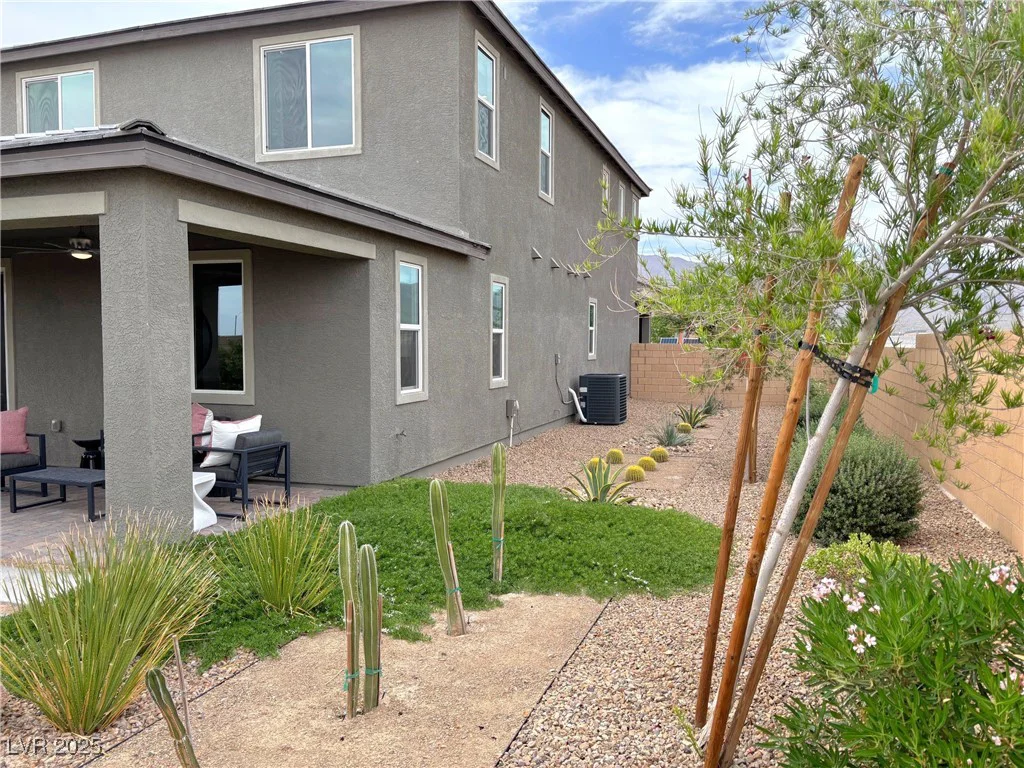 929 Hunter Shores, North Las Vegas, NV 89084