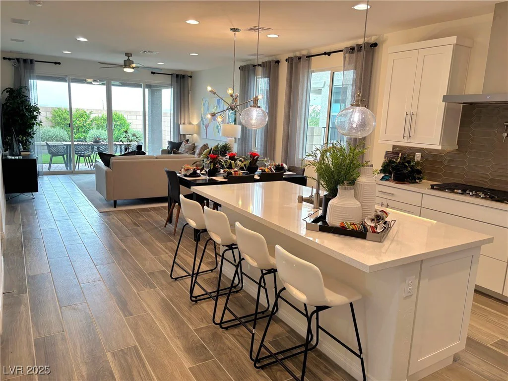 929 Hunter Shores, North Las Vegas, NV 89084
