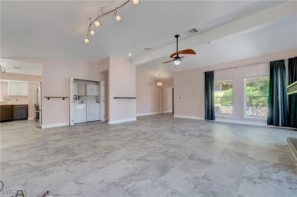 8705 Orvieto, Las Vegas, NV 89117