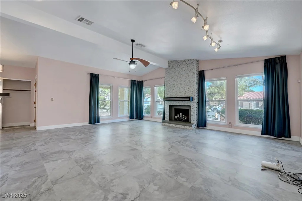 8705 Orvieto, Las Vegas, NV 89117