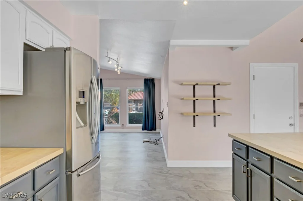 8705 Orvieto, Las Vegas, NV 89117