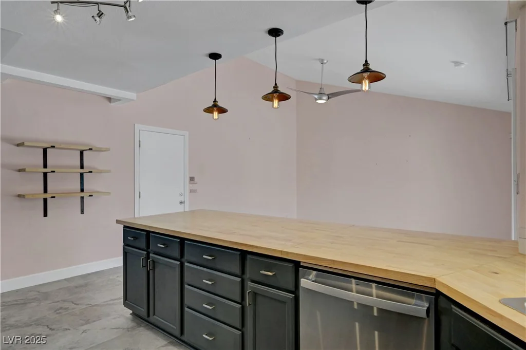 8705 Orvieto, Las Vegas, NV 89117