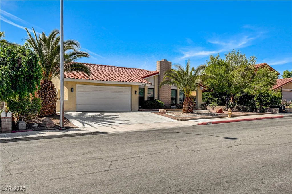 8705 Orvieto, Las Vegas, NV 89117