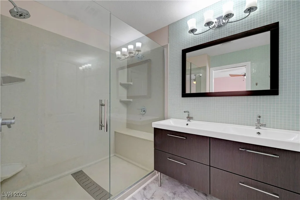8705 Orvieto, Las Vegas, NV 89117