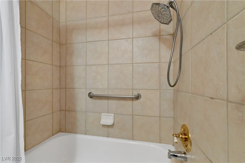 8705 Orvieto, Las Vegas, NV 89117
