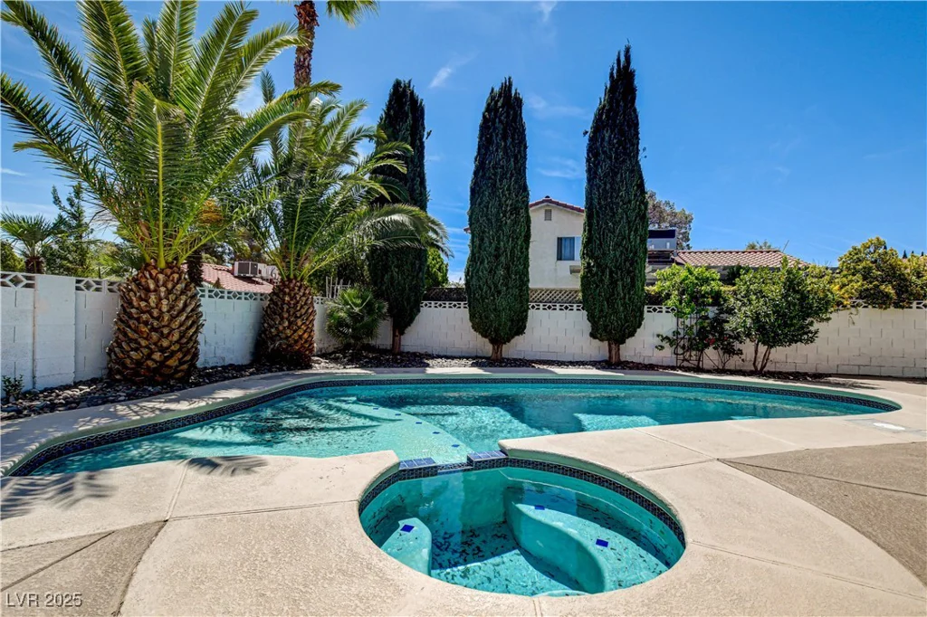 8705 Orvieto, Las Vegas, NV 89117