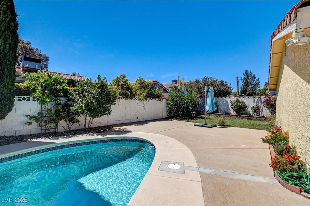 8705 Orvieto, Las Vegas, NV 89117