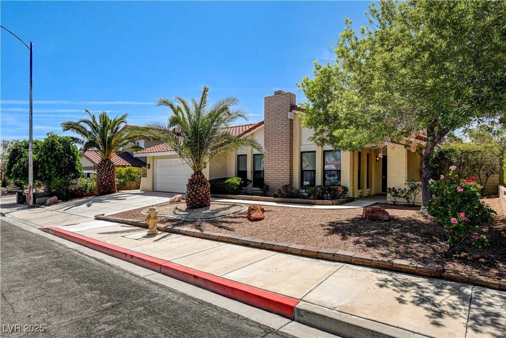 8705 Orvieto, Las Vegas, NV 89117