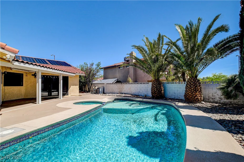 8705 Orvieto, Las Vegas, NV 89117
