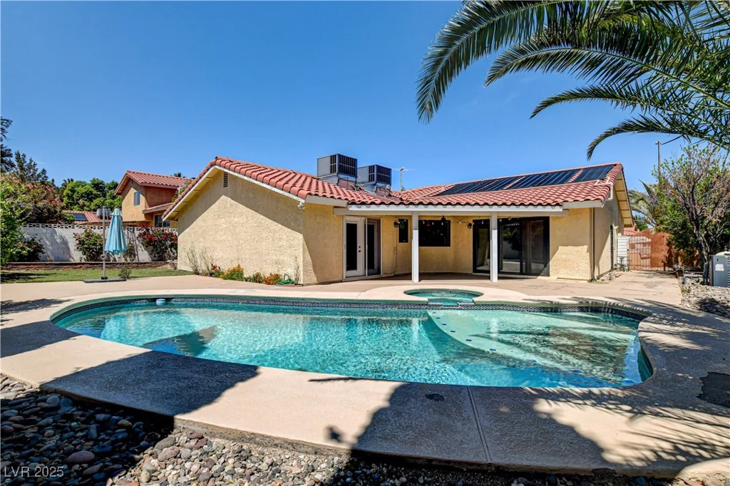8705 Orvieto, Las Vegas, NV 89117