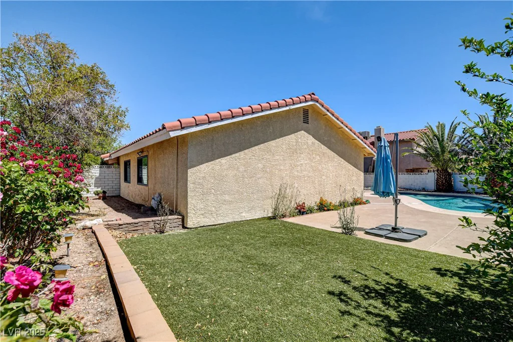 8705 Orvieto, Las Vegas, NV 89117