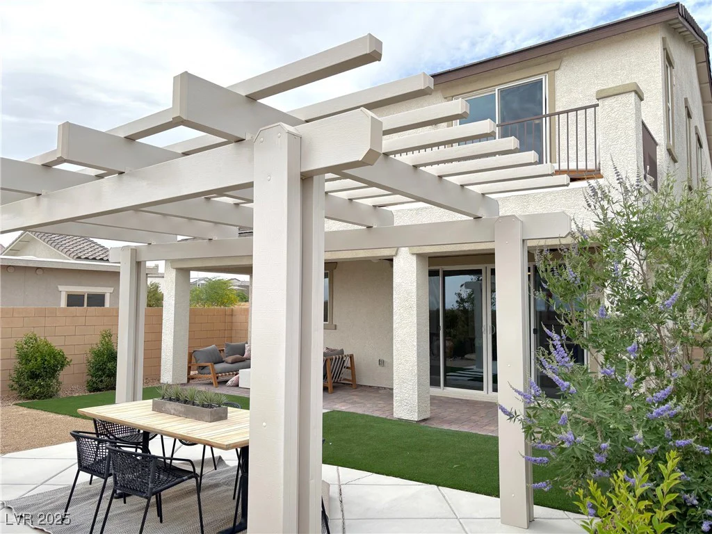 933 Hunter Shores, North Las Vegas, NV 89084