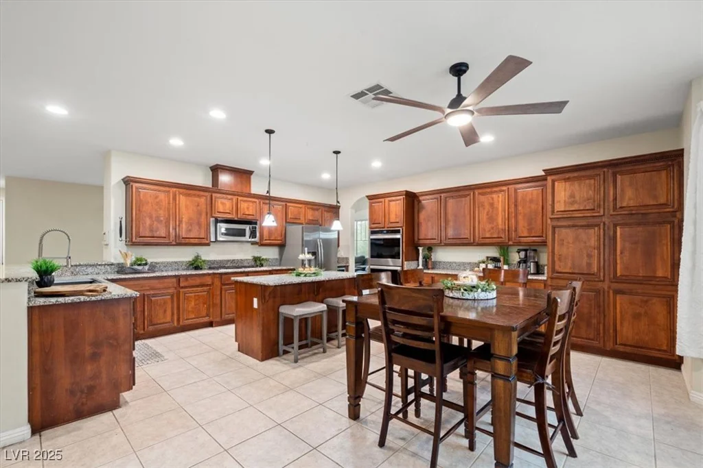 6335 Iginlas Goal, Las Vegas, NV 89131