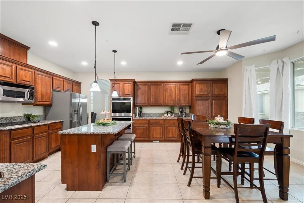 6335 Iginlas Goal, Las Vegas, NV 89131