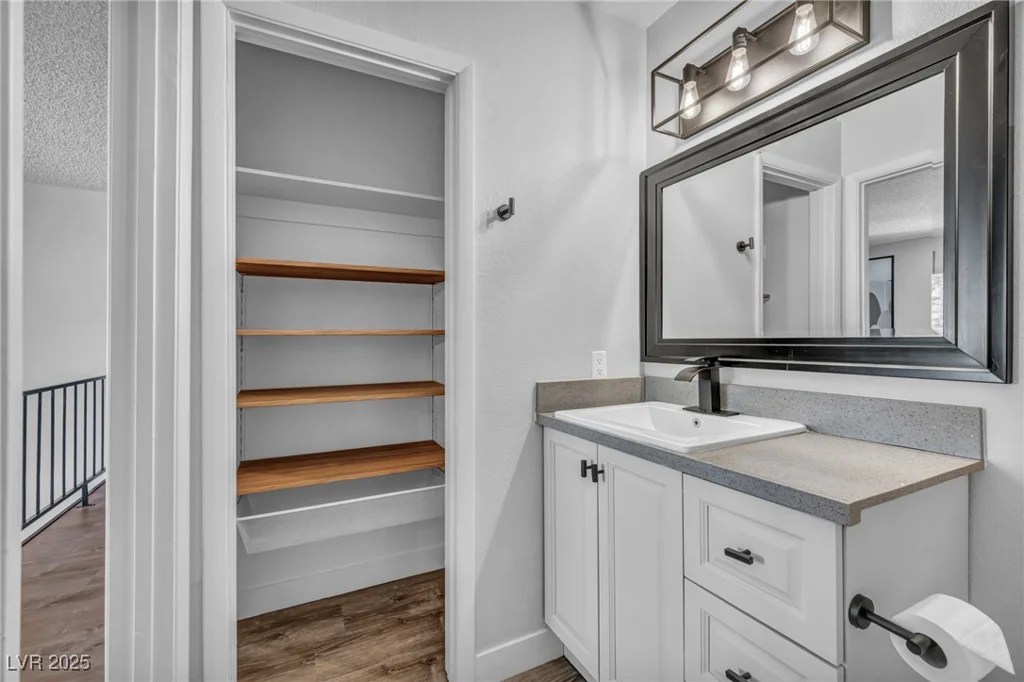 1025 Willow Tree, Las Vegas, NV 89128