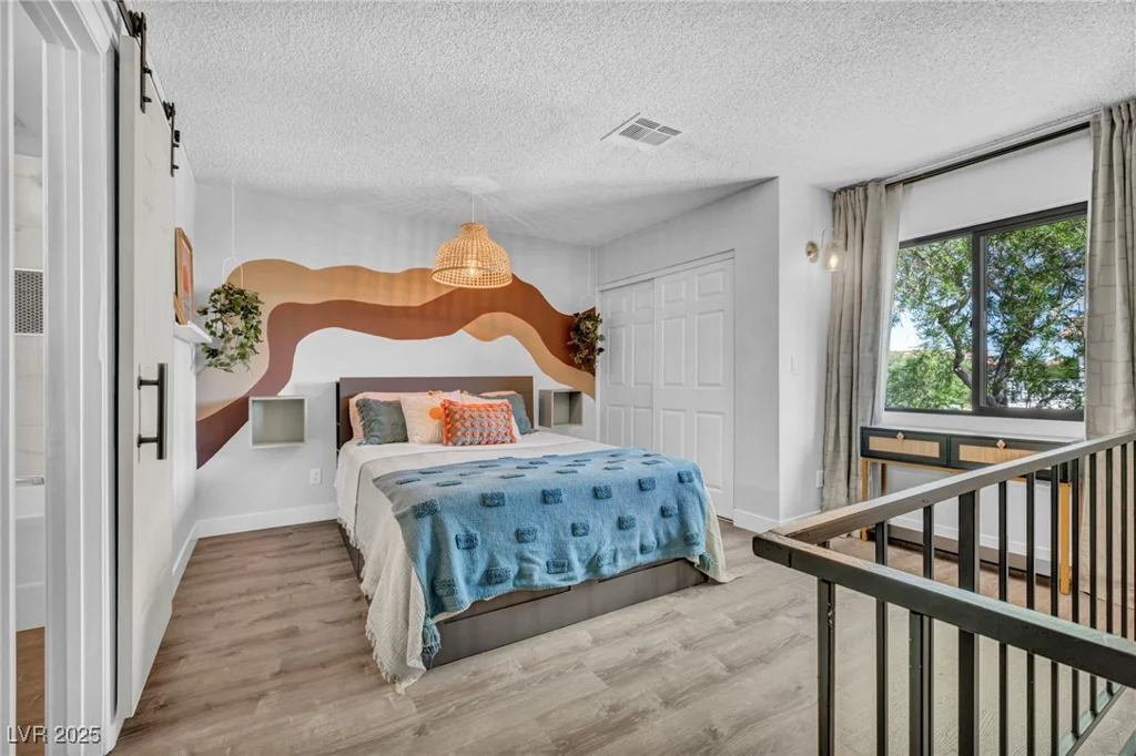 1025 Willow Tree, Las Vegas, NV 89128