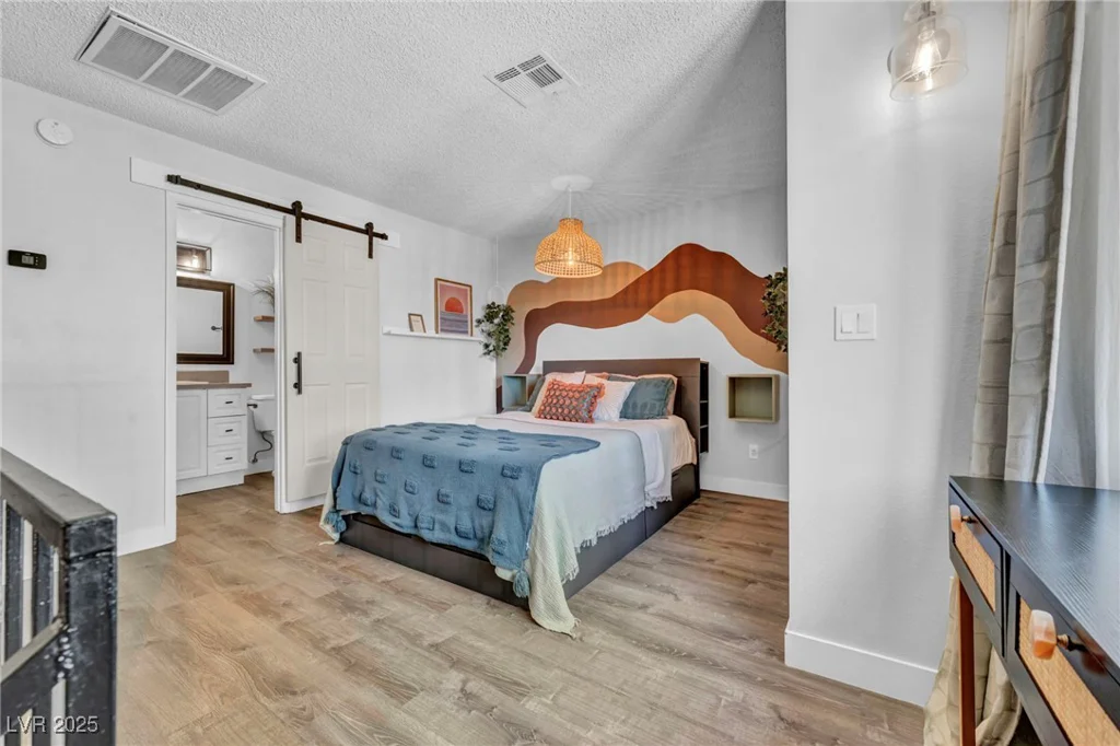 1025 Willow Tree, Las Vegas, NV 89128